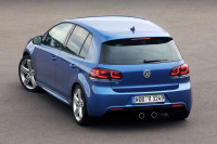 1_Volkswagen_Golf_R_-1.jpg