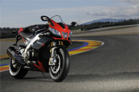 Aprilia_RSV4_Factory-6.jpg