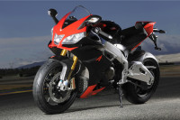 Aprilia_RSV4_Factory-7.jpg