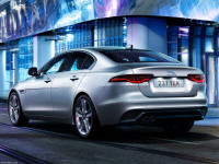 Jaguar-XE-2021-1600-08.jpg