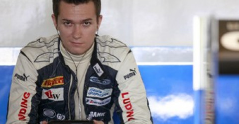 Михаил Алешин в третий раз вернулся в Формулу-Renault 3.5