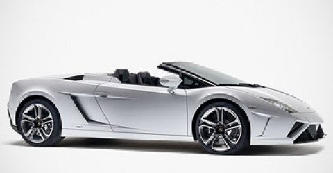 Компания Lamborghini представила обновленный вариант открытого суперкара 