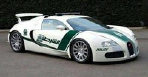 На службу дубайской полиции поступил Bugatti Veyron