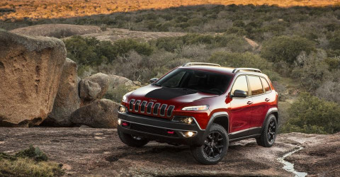 Внедорожники Jeep Cherokee попадают под российскую отзывную кампанию
