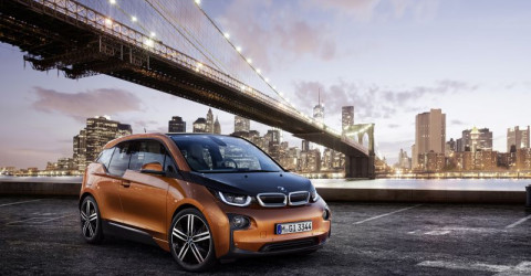 Электрокары BMW i3 отзываются из-за проблем с утечкой топлива