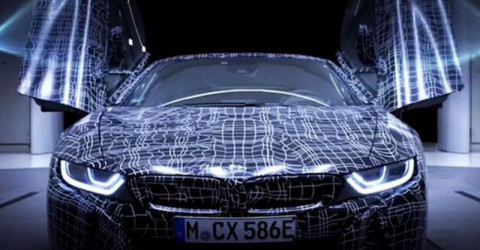 BMW первый раз показала открытую спортивную гибридную машину