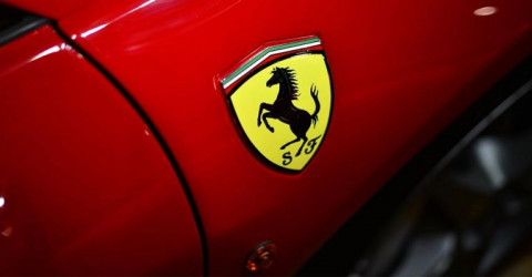Придумано название для первого кроссовера Ferrari