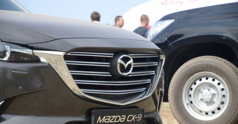 Компания Mazda отзывает на сервис автомобили