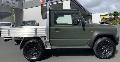 Компактный Suzuki Jimny стал пикапом