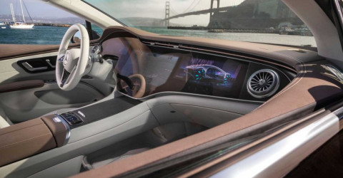 Mercedes объявил отзыв из-за сбоев в мультимедийной системе MBUX