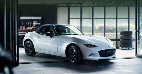 Mazda Roadster (MX-5) получила новые версии на 2022 год