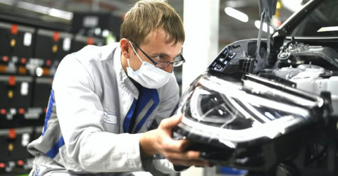 Volkswagen прекратил поставки российским дилерам Skoda, VW и Bentley