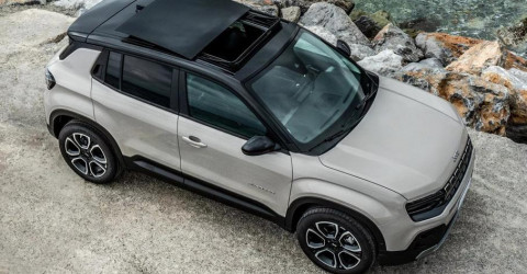 Jeep Avenger e-Hybrid: гибридный кроссовер с французским двигателем