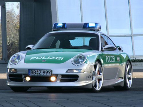 Простой серийный Porsche 911 Carrera S не устроил немецкую полицию