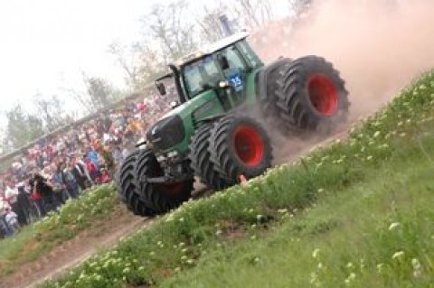 Определен самый быстрый трактор России