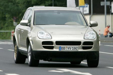 Porsche Cayenne, это всего лишь кузов, под которым маскируется «техническая начинка» внедорожника Bentley