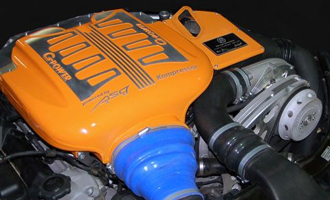 Третий вариант производительности мотора V8 4.0, дополненного приводным нагнетателем, составляет 550 сил и 525 Н•м.