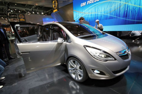 наследник Opel Meriva