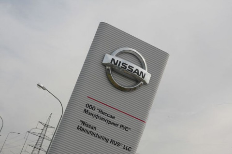 Фотографии с конвейера завода Nissan в Санкт-Петербурге