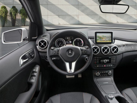 Mercedes-Benz B-Class E-CELL Plus Concept