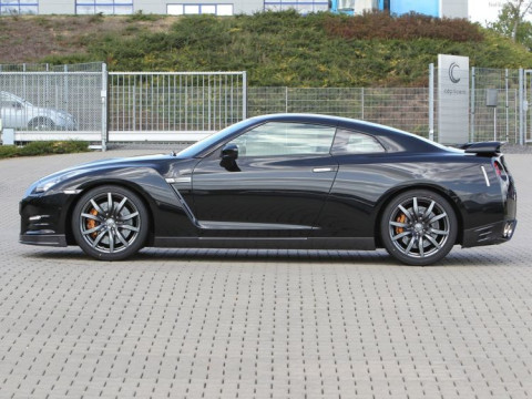 Nissan GT-R