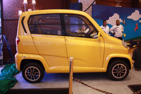 Bajaj RE60