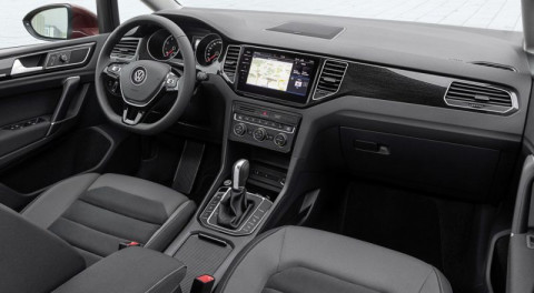 Обновленный Volkswagen Golf Sportsvan начинает свои продажи