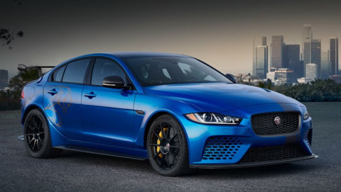 Jaguar XE SV Project 8 заметно мощнее оппонентов, тираж всего 300 шт, а старт. цена 150 тыс. фунтов стерлингов