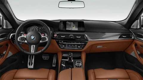 BMW M5 с пакетом Competition Package обзавёлся подвеской с более плотными пруж. и адаптив. амор-ми с оригинал. настройкой