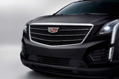 Cadillac XT5 Black Ice стоит минимум 3 399 000 рублей