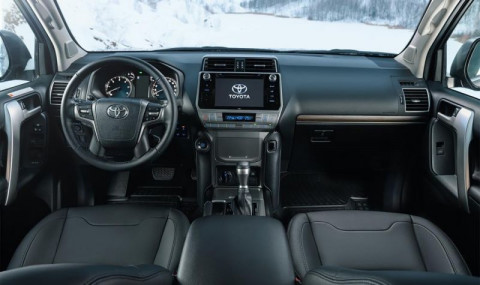 Вседорожник Toyota Land Cruiser Prado обзавелся новой версией для России