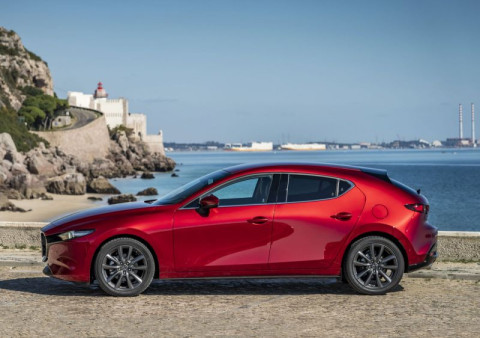 Новую Mazda3 привезут в Россию в конце июня 2019-го