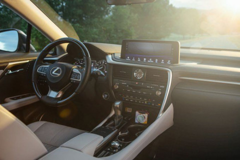 Официально рассекретился обновленный Lexus RX 2020