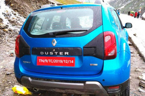 Обновленный Renault Duster 2020, который появится в России, попался без камуфляжа