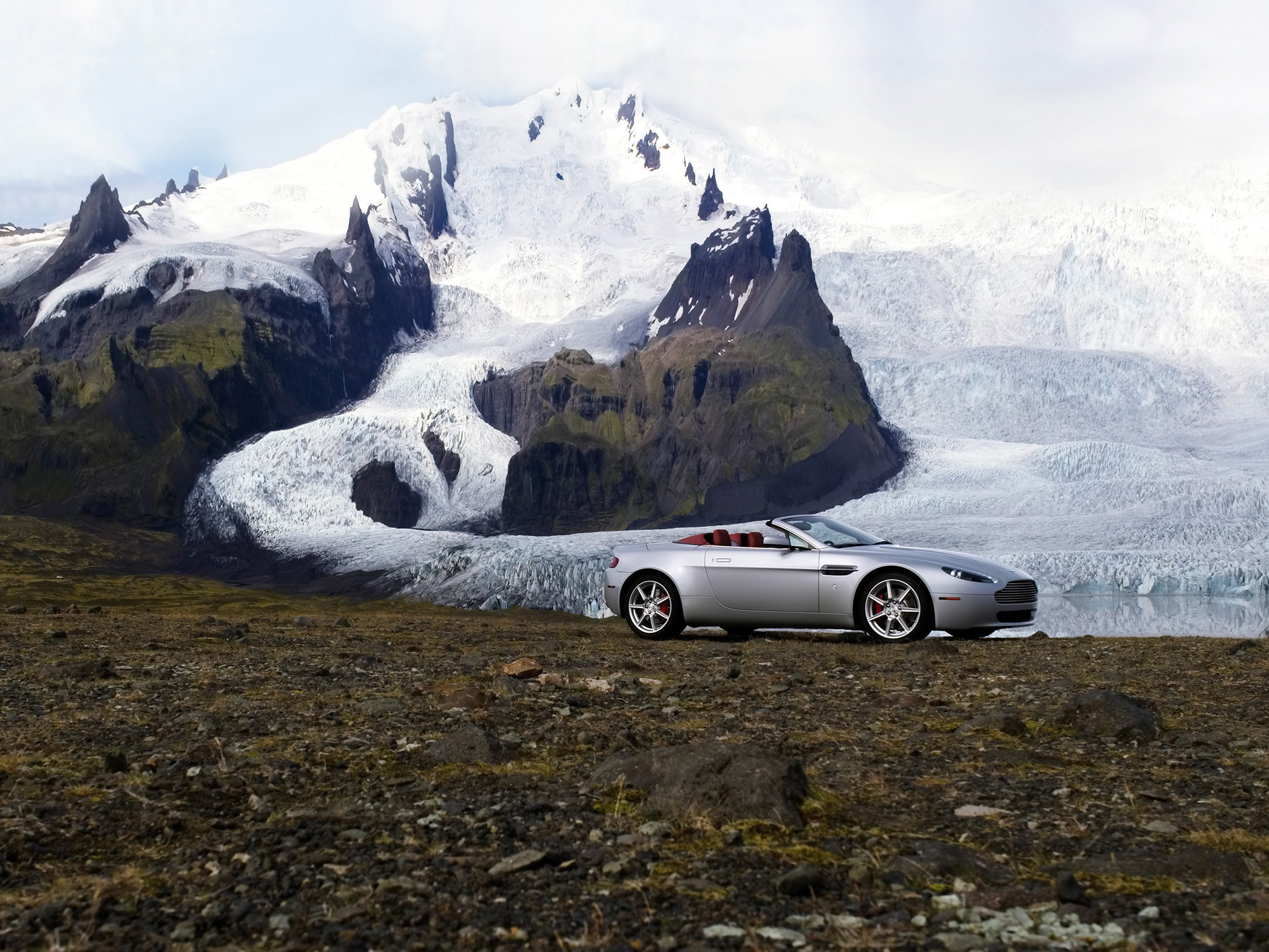 Car s outside. Машина в горах. Машина на фоне гор. Машина на горе. Машина на фоне природы.