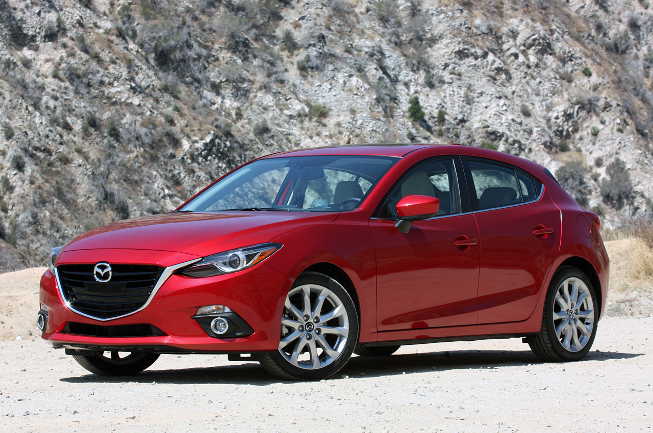 Mazda сайт. Mazda 3 2014. Мазда 3 седан 2014. Мазда 3 хэтчбек красная 2014. Mazda 3 Axela 2014.