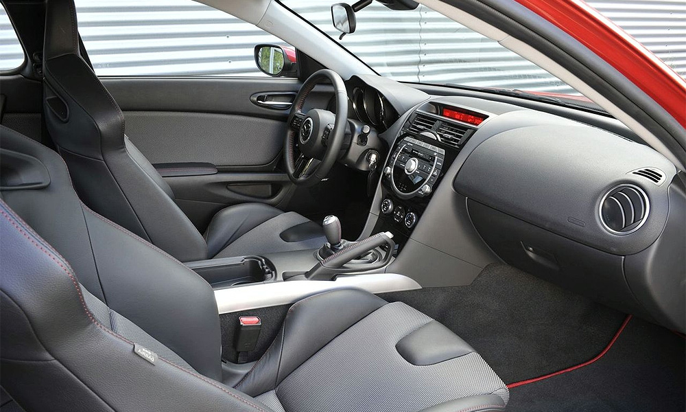 Mazda RX 8 салон