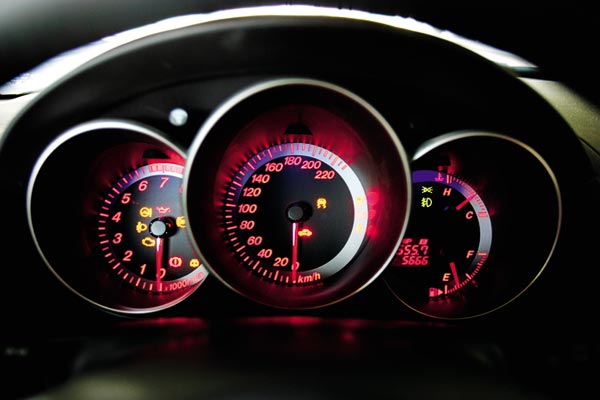Mazda 3 спидометр