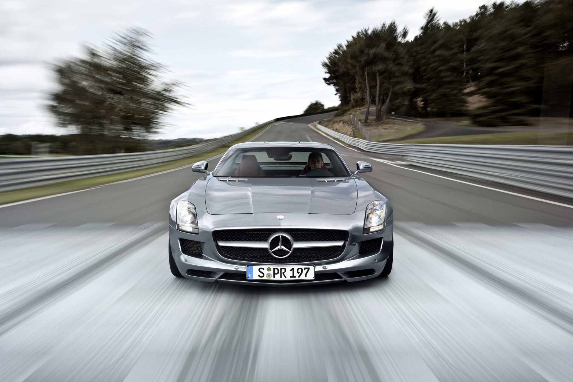 Mercedes-Benz SLS AMG фото