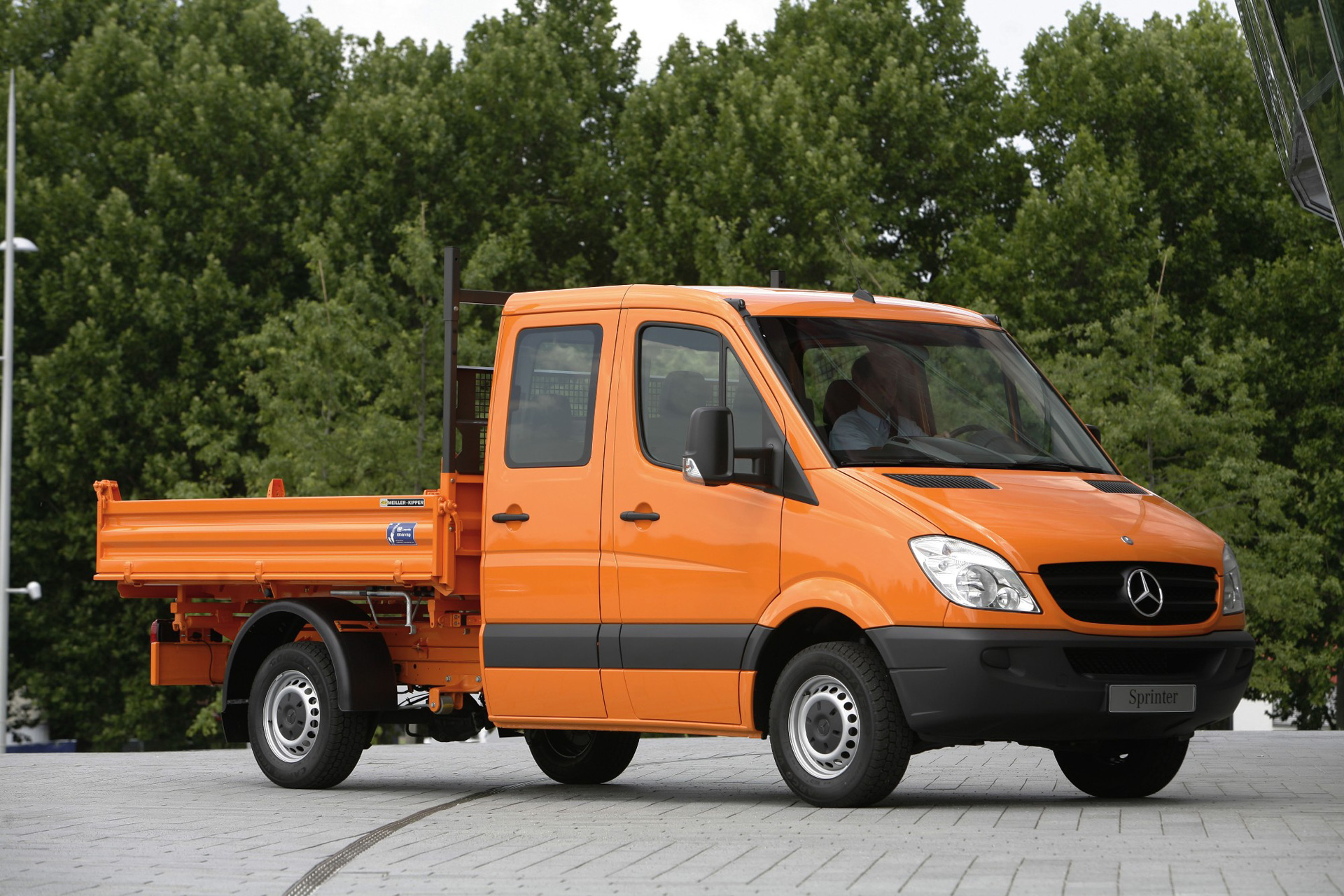 Грузовик Mercedes Benz Sprinter
