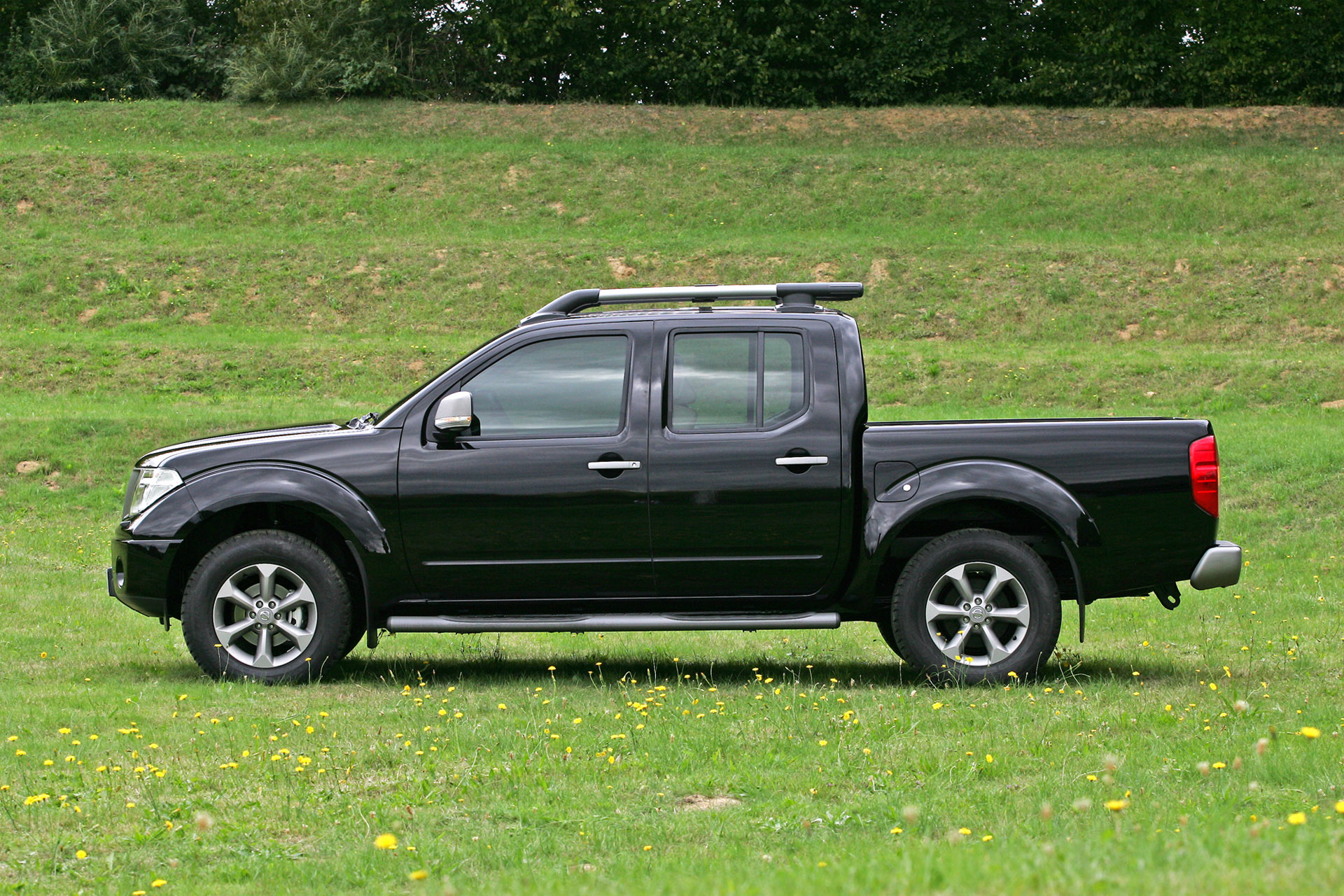 Nissan Navara фото