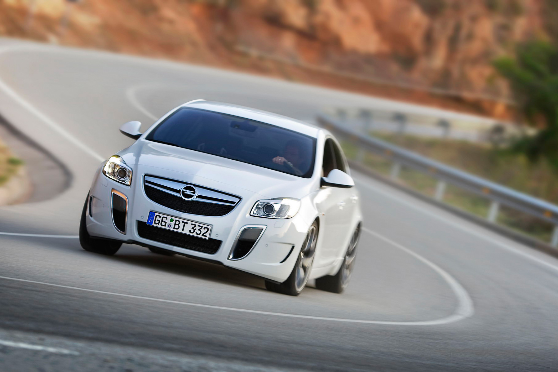 Opel Insignia OPC фото