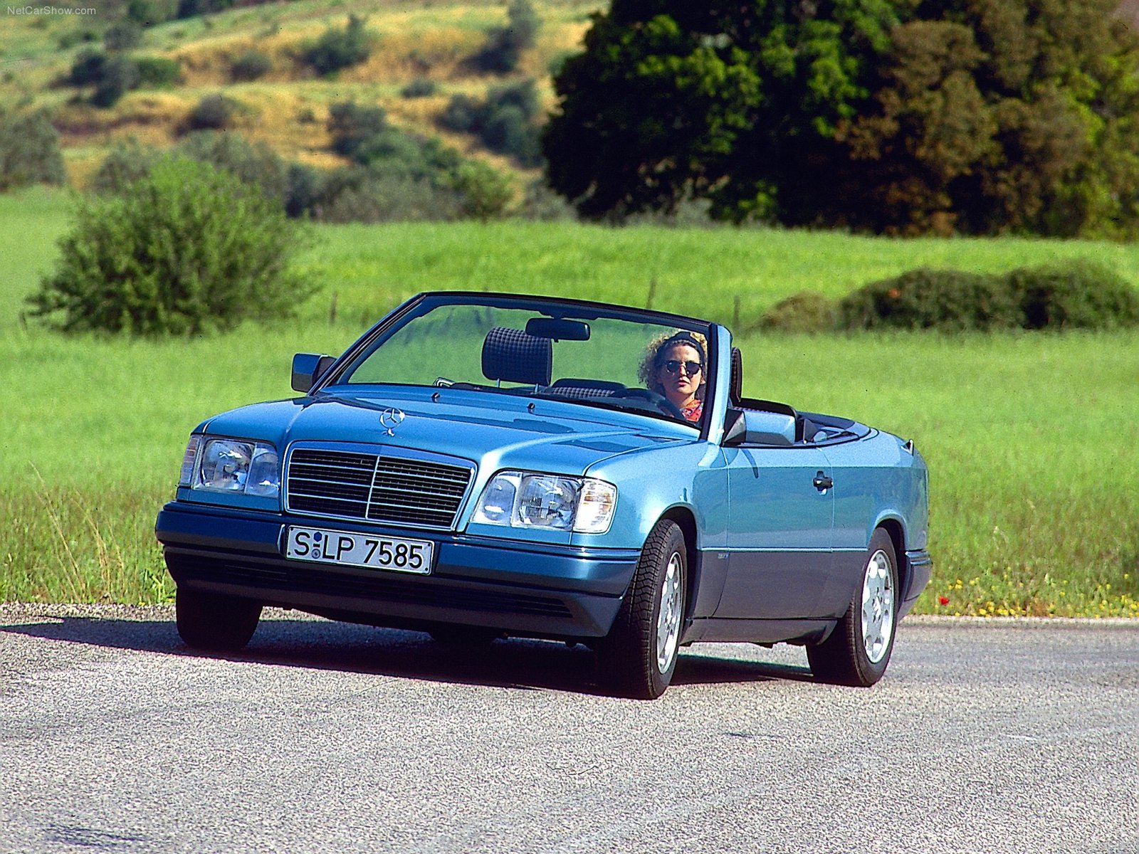 Mercedes-Benz E-Class Cabriolet фото