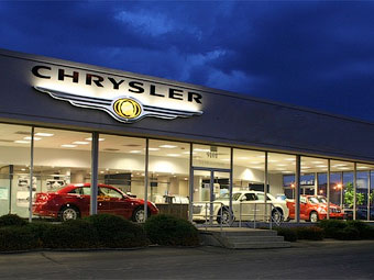 Chrysler закроет четверть своих дилеров