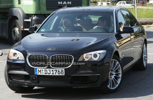 BMW M7 оказался стандартной «семеркой» с M-пакетом