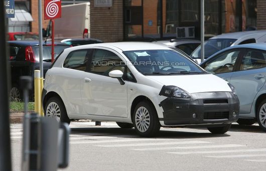 Fiat Grande Punto 2010 года "засветился" на родине