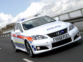 Британские полицейские пересели с Subaru на "заряженный" Lexus IS