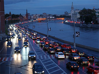 Дождь парализовал движение в Москве
