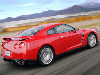 Nissan GT-R получит люксовую версию и новую "технику"