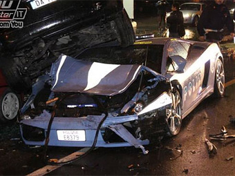 Итальянские инспекторы разбили полицейский Lamborghini Gallardo